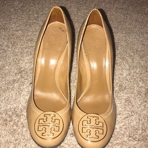 AUTHENTIC beige Tory Burch wedges- size 8.5